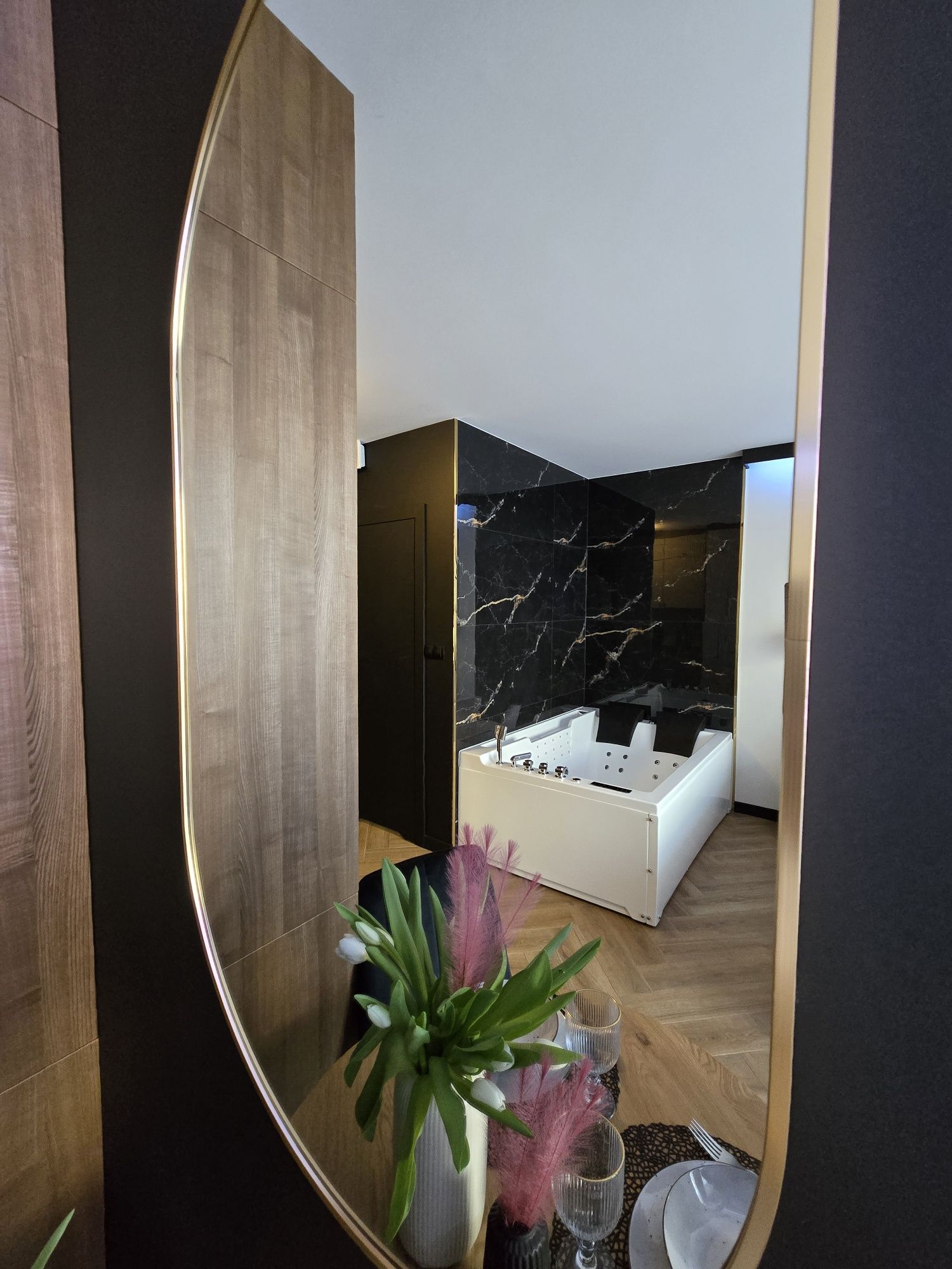 Apartament z jacuzzi nad Motławą