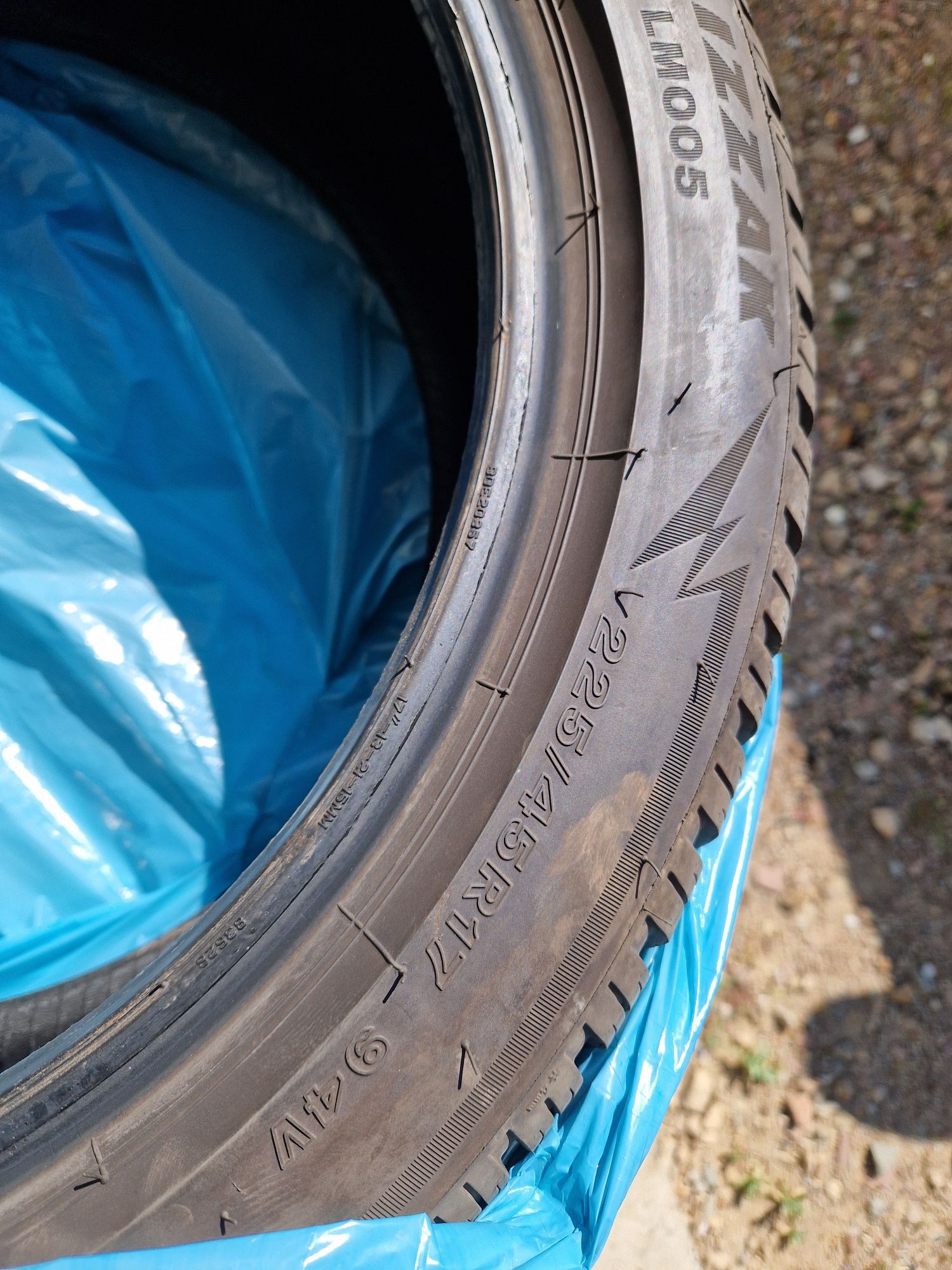 Opony Bridgestone Blizzak LM005 225/45 R17 94V zimowe 2021 FVAT