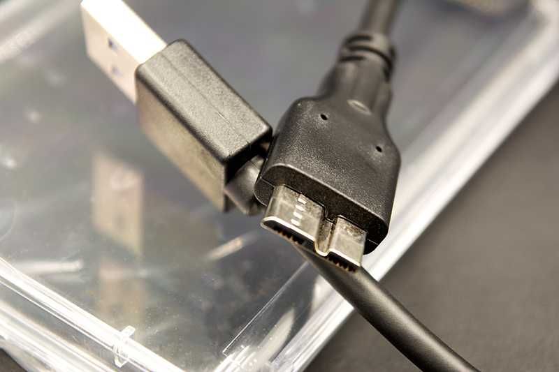 Caixa de Disco Externo 2.5'' SATA 3 Ligação USB 3.0, Nova