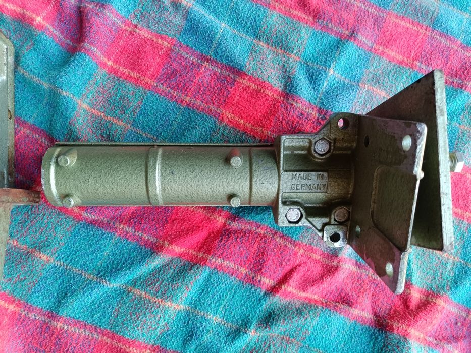 Imadło przemysłowe ślusarskie niemieckie Orion 50kg + podnośnik 125mm