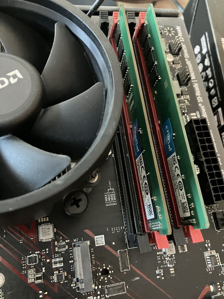 Bundle AM4 MSI B450 Gaming Plus Max com Ryzen 3 1200 e 8 GB DDR4