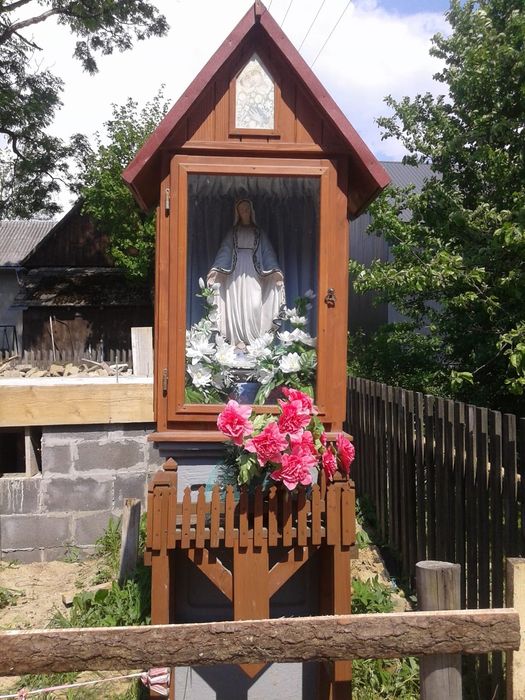 Sprzedam działkę z rozpoczętą budową