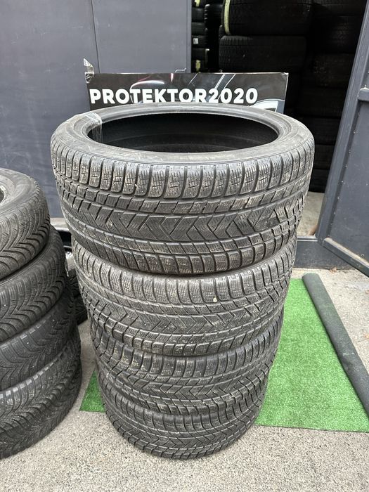 295/35 R21 Pirelli Scorpion комплект шин зимних.