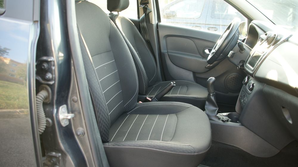 Dacia Sandero 1.0tce LPG , bogata wersja, czujniki parkowania