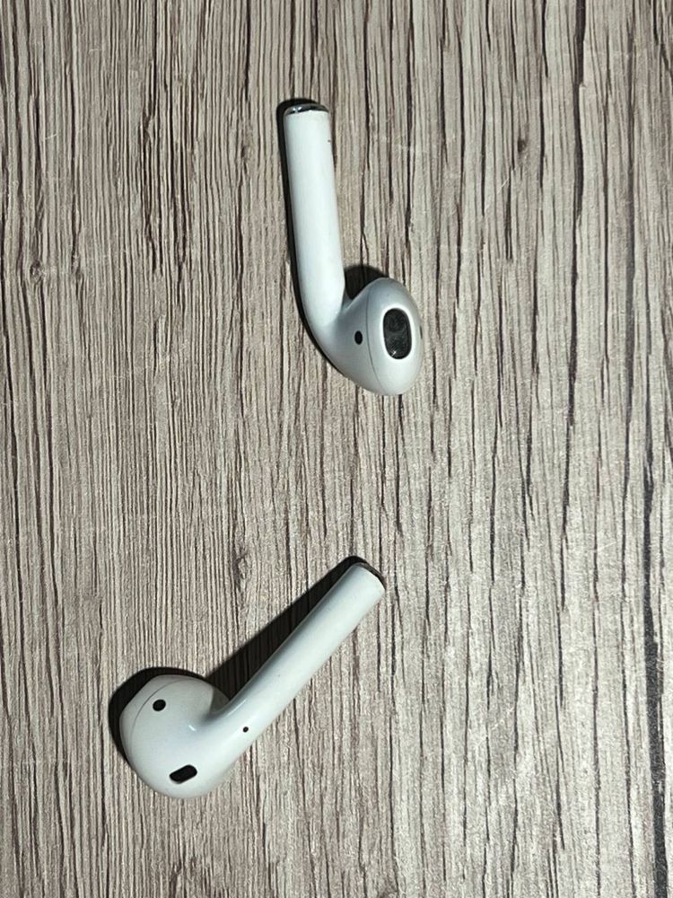 Наушники Airpods 2 оригінал. 1 не працює