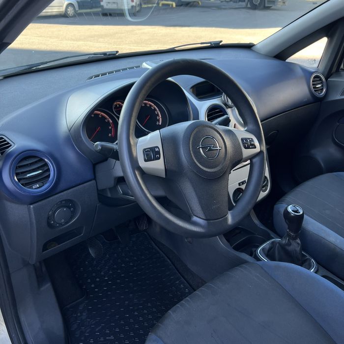 Економне авто Opel Corsa 2007