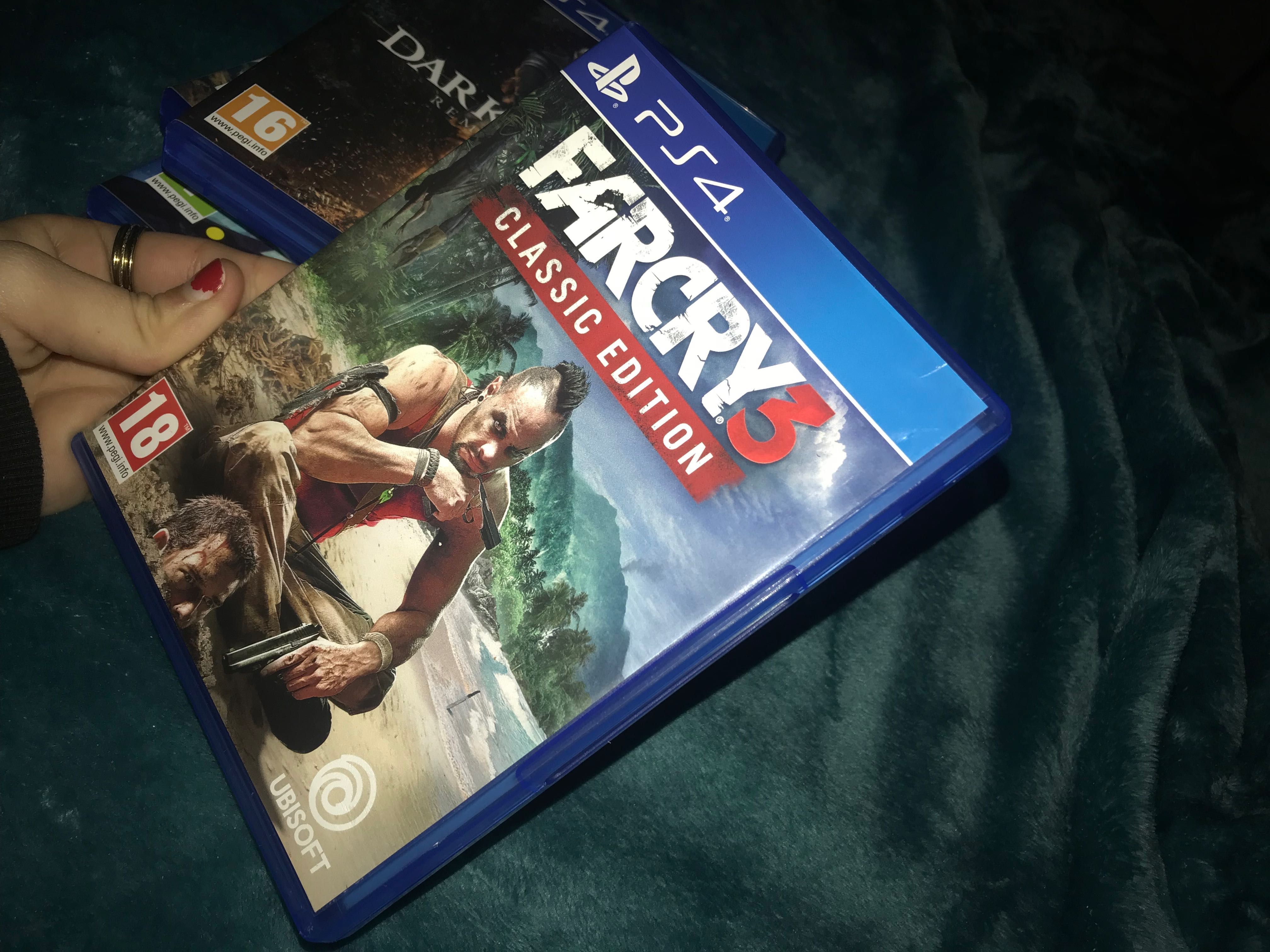 Jogos da play 4 com muito pouco uso