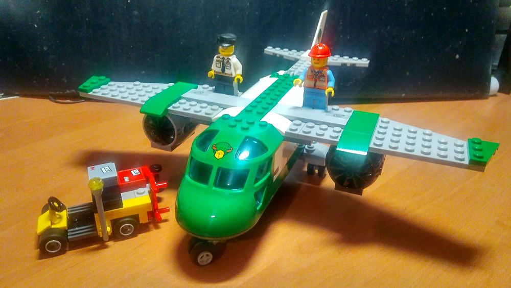 Конструктор Lego City  60101   Вантажний літак