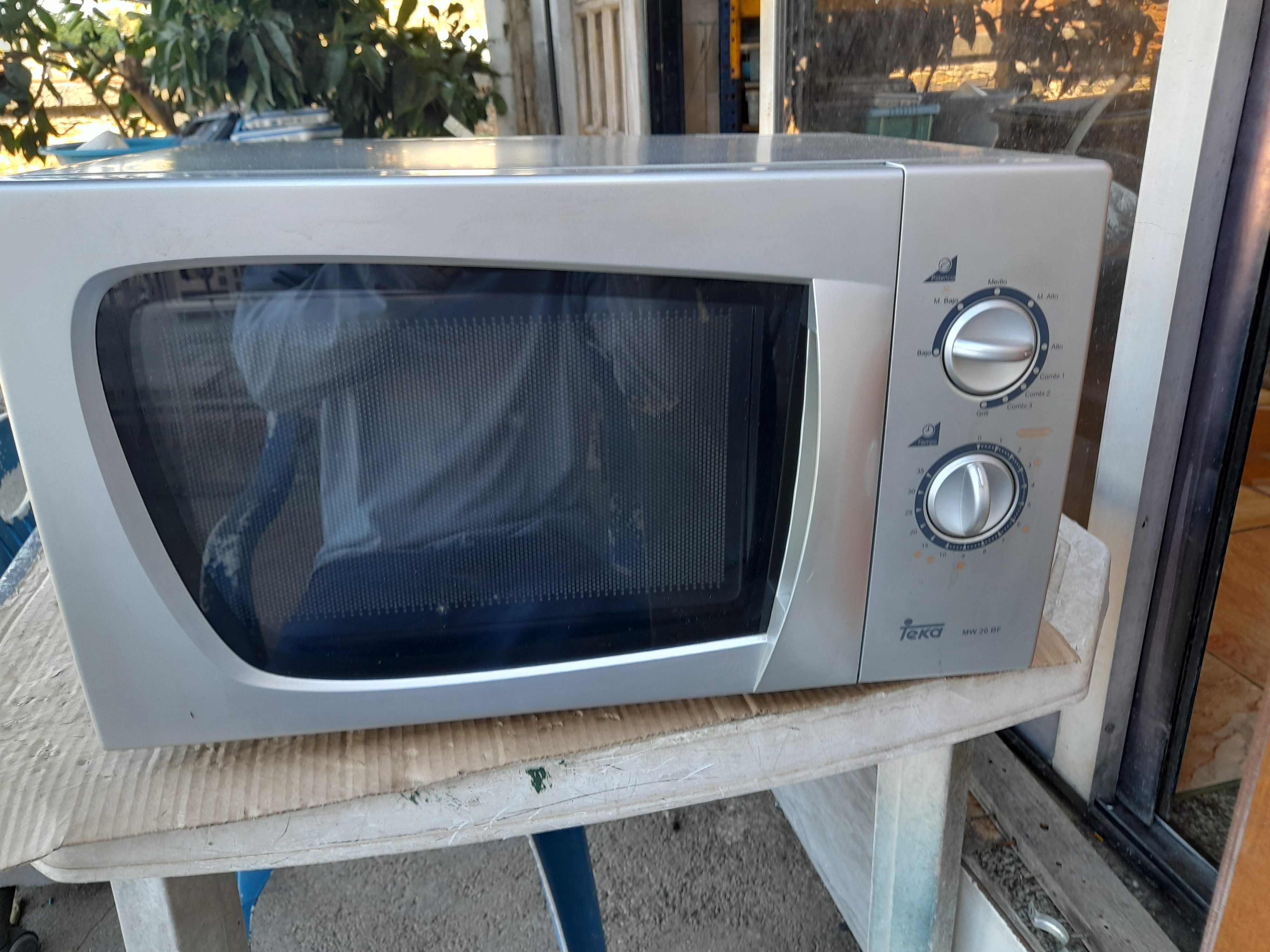 forno microondas como novo muito bem estimado.