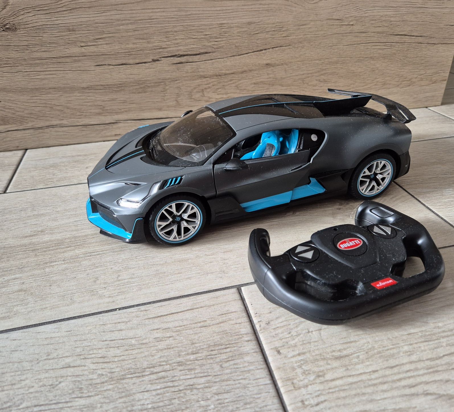 Rastar Bugatti Divo 1/14 samochód zdalnie sterowany jak nowy