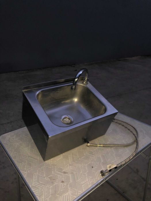 lavatório em inox