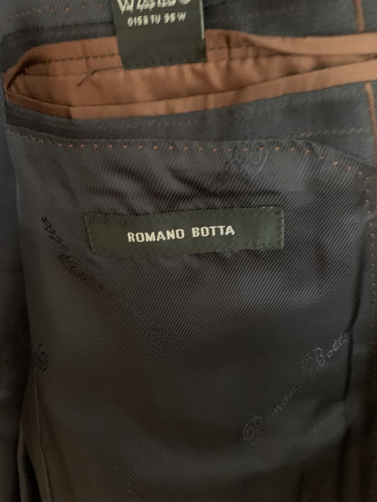 Продам костюм ROMANO BOTTA