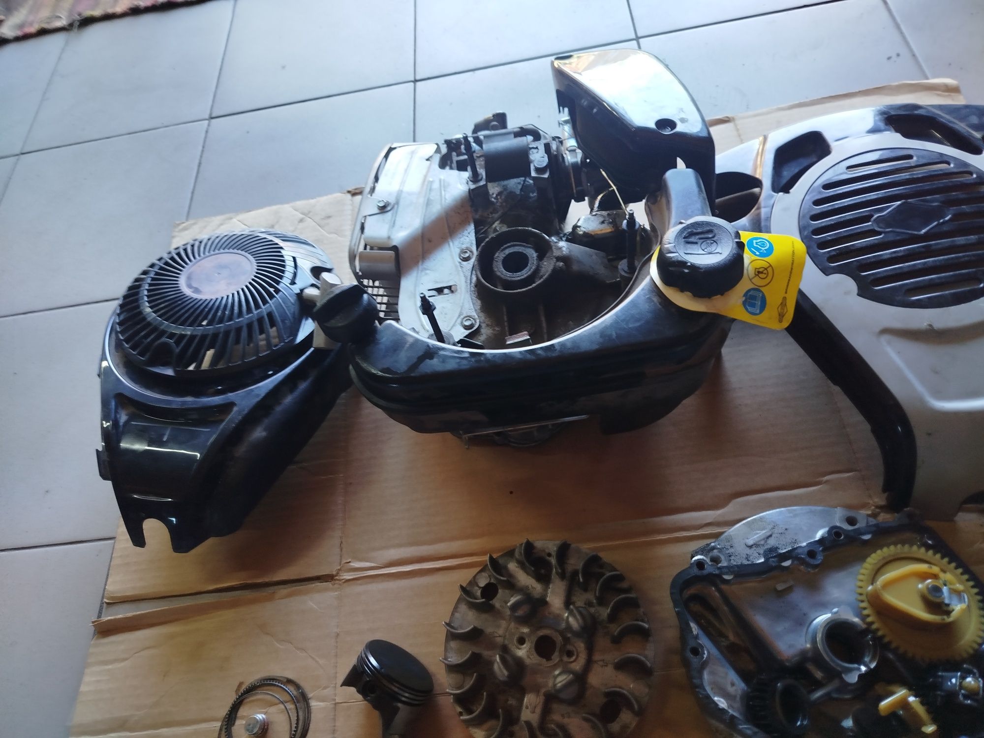 Продам двигун газонокосарки BRIGGS & STRATTON по деталях запчастини