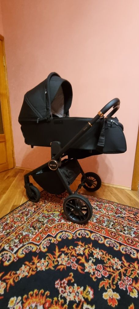 Продам коляску Carrello epicа 2 в 1