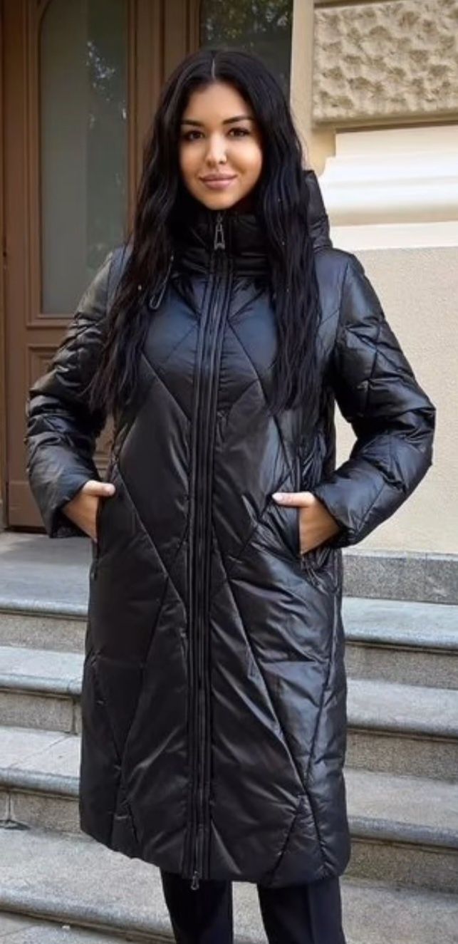Пальто зимнее с капюшоном