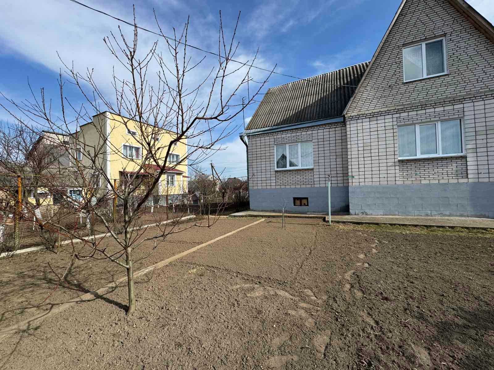 Продаж 2-поверхового будинку та земельної ділянки у Вінницьких Хуторах