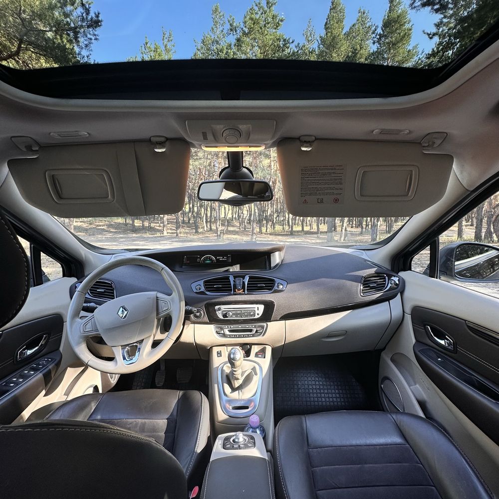 Renault Scénic Initiale 2013