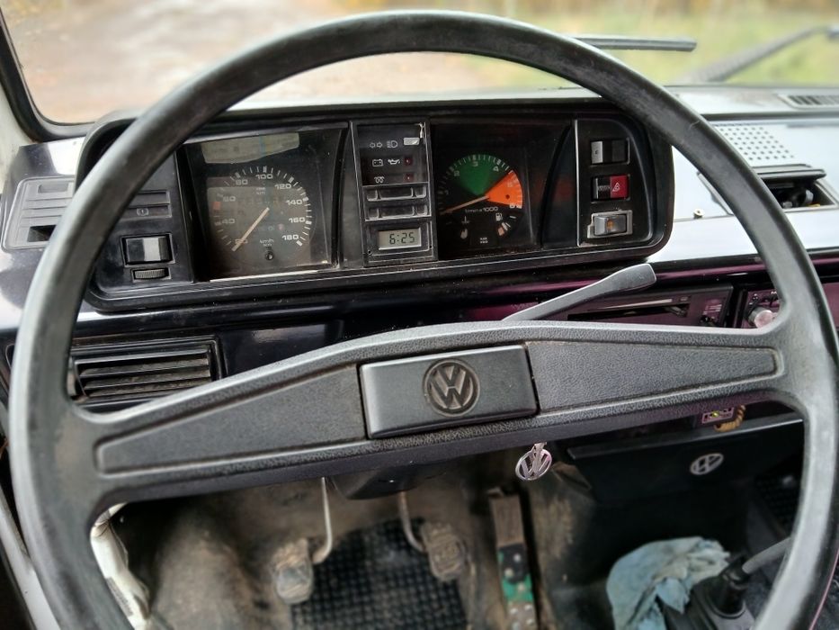 Бус VOLKSWAGEN TRANSPORTER 1.6 дизель в хорошому стані