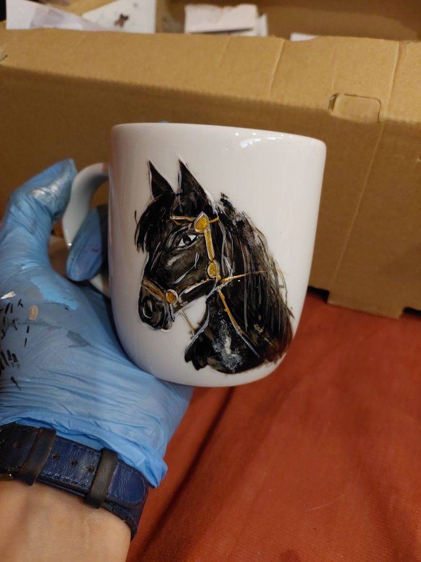 Kubek ręcznie malowany z koniem