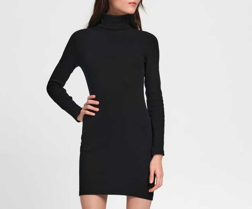 Чорна сукня в рубчик S