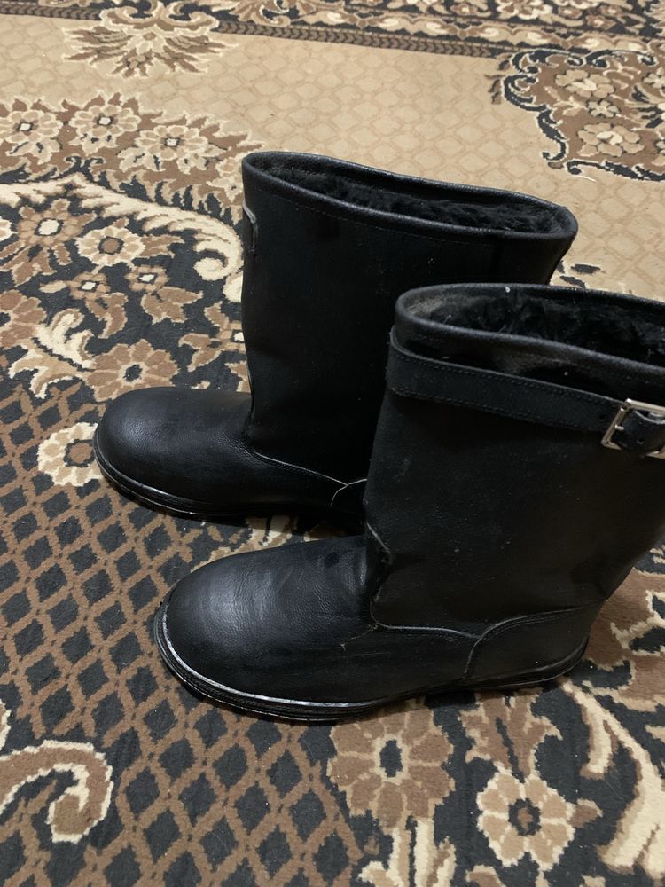Роба зимняя, фуфайка, ботинки, шапка, штаны