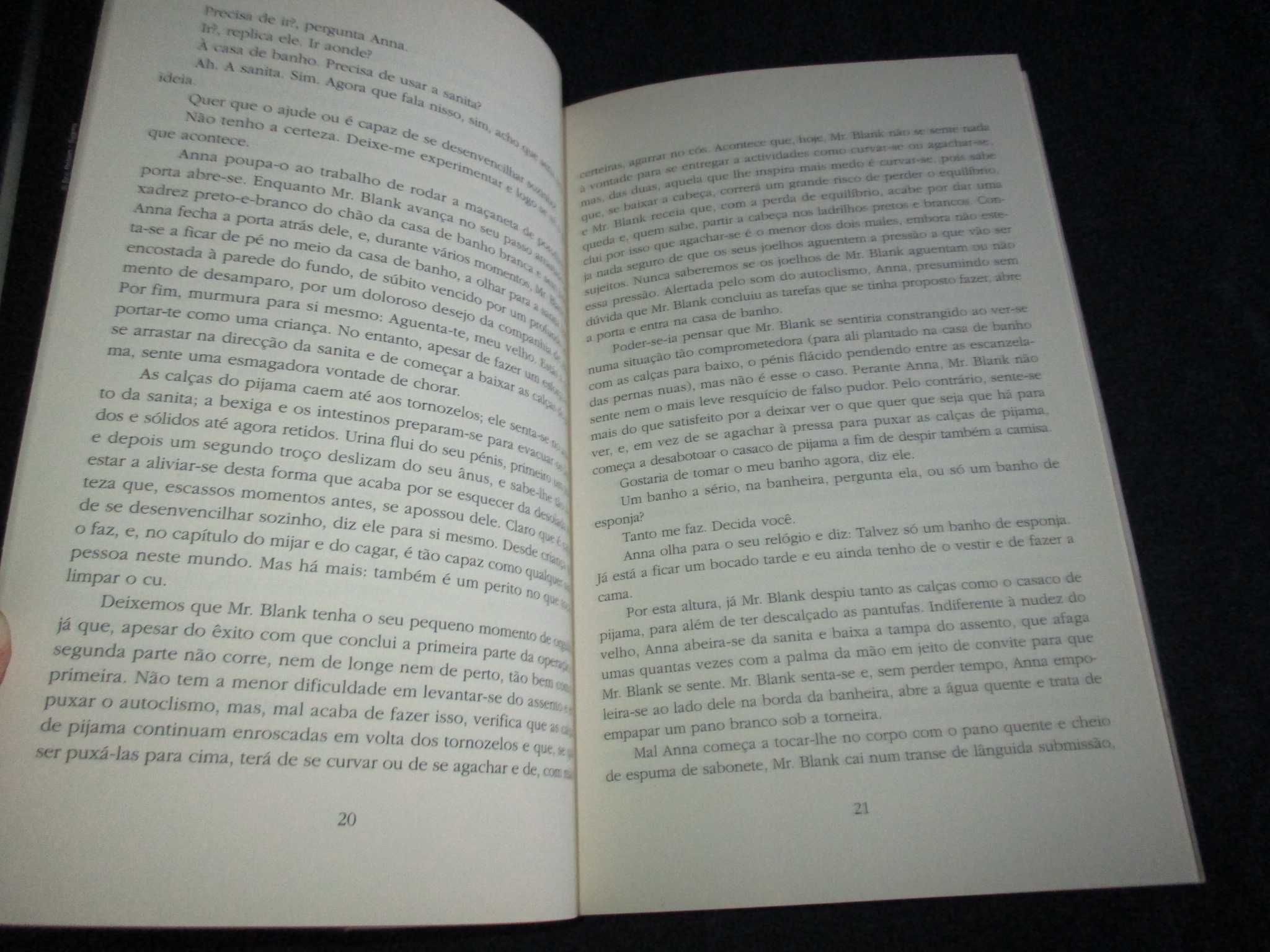 Livro Viagens no Scriptorium Paul Auster