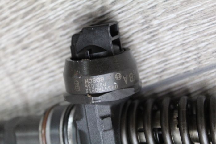 Комплект Насос Форсунка Volksvagen Т5 VW T5 Кадді Caddy 038130073AG