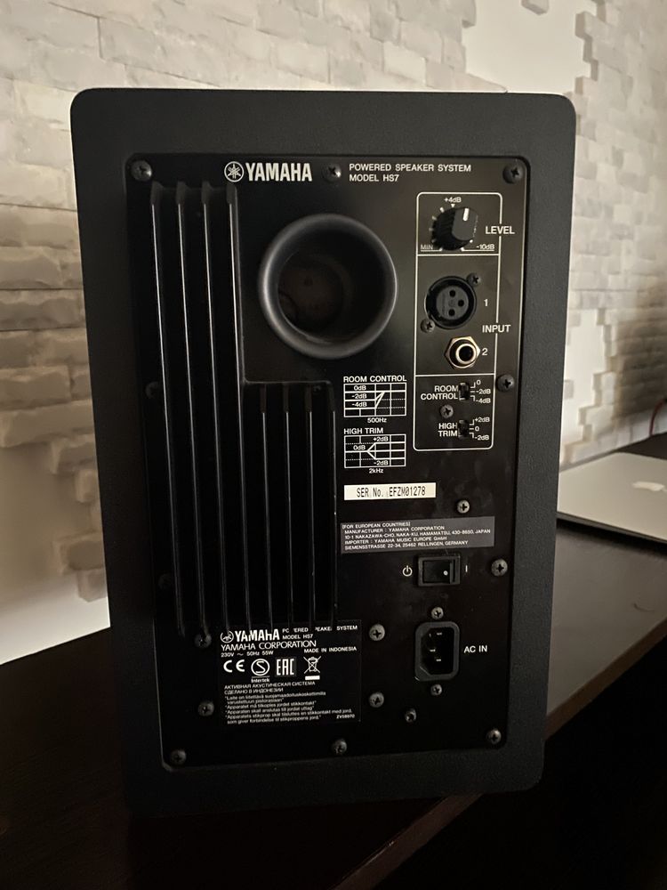 Продам Студийные монитор Yamaha HS7 пара