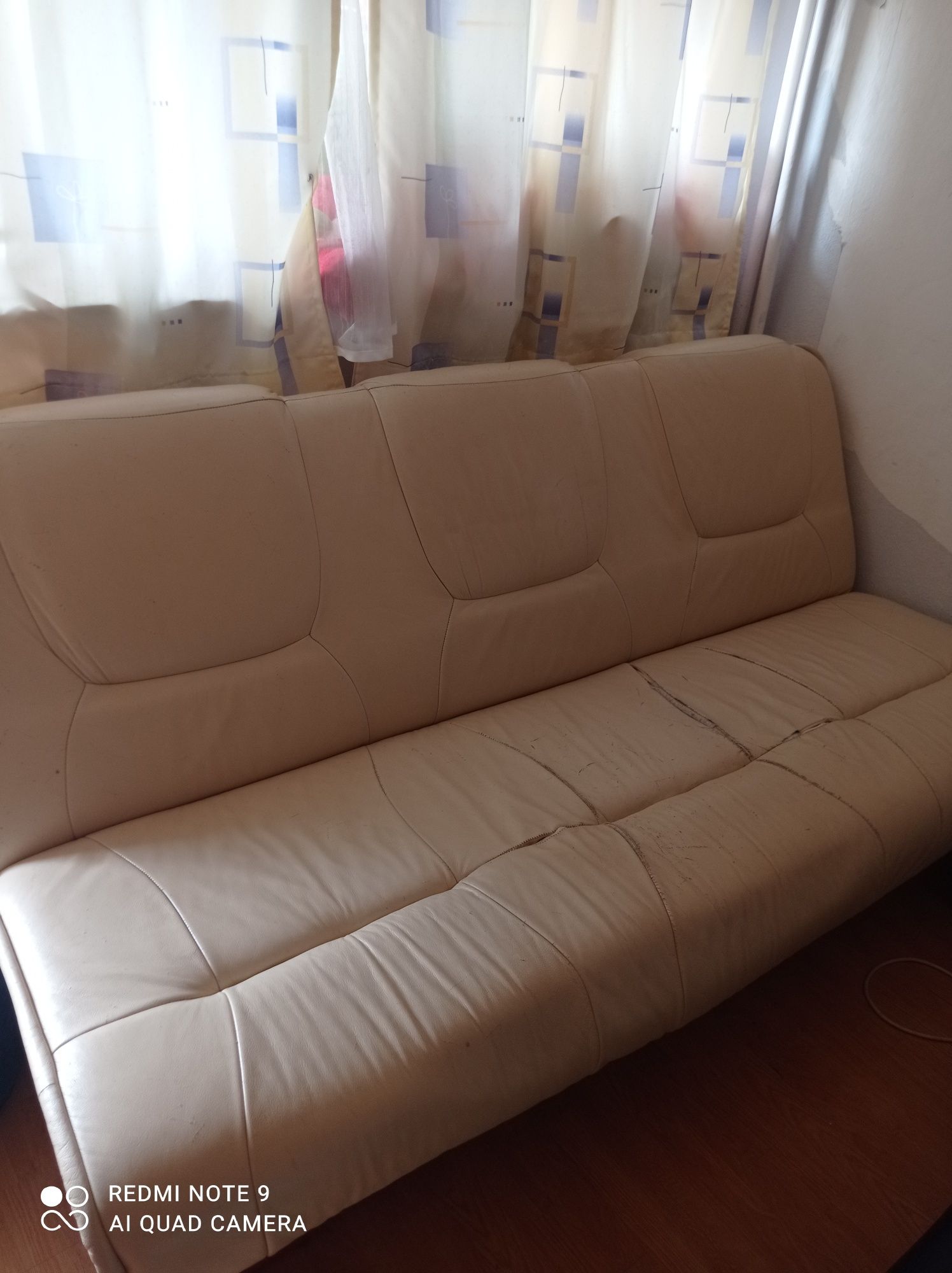 Sofa rozkładana z niszą