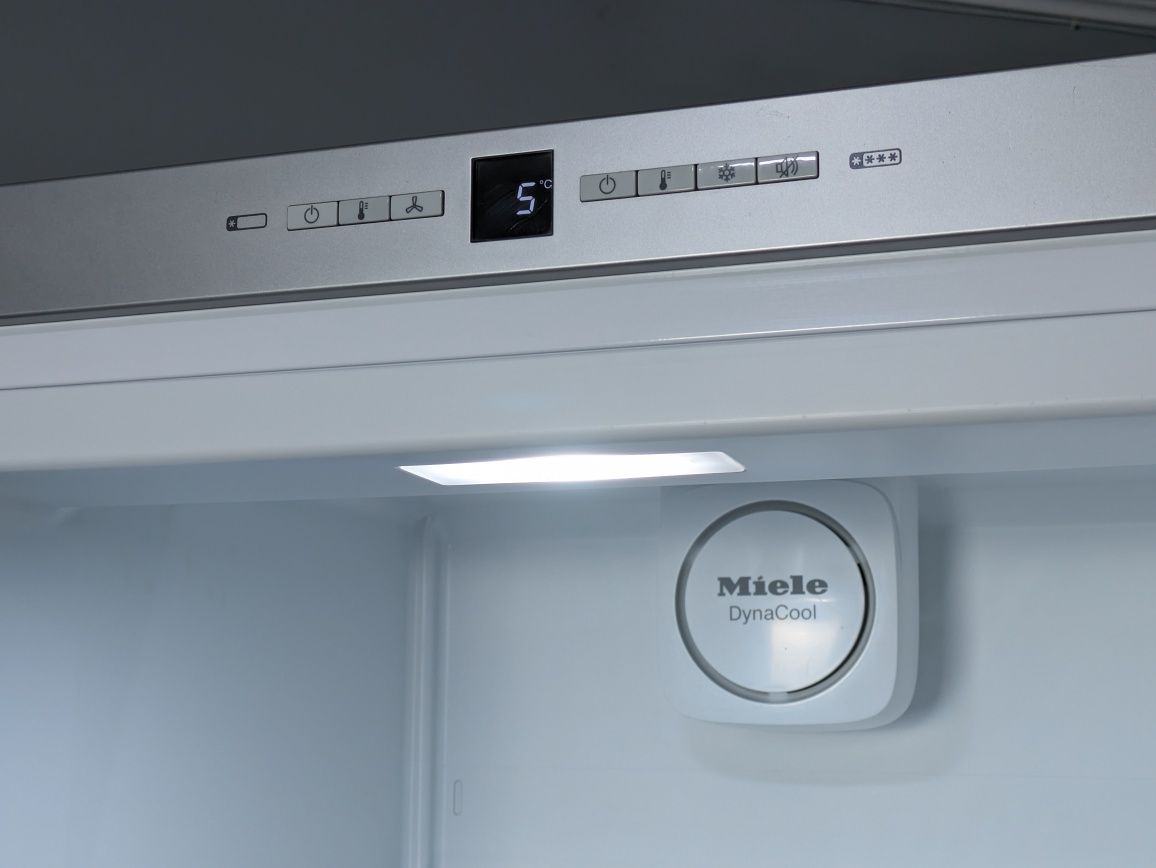 Холодильник Miele Чорне скло KFN 29132 D edt/cs з Німеччини