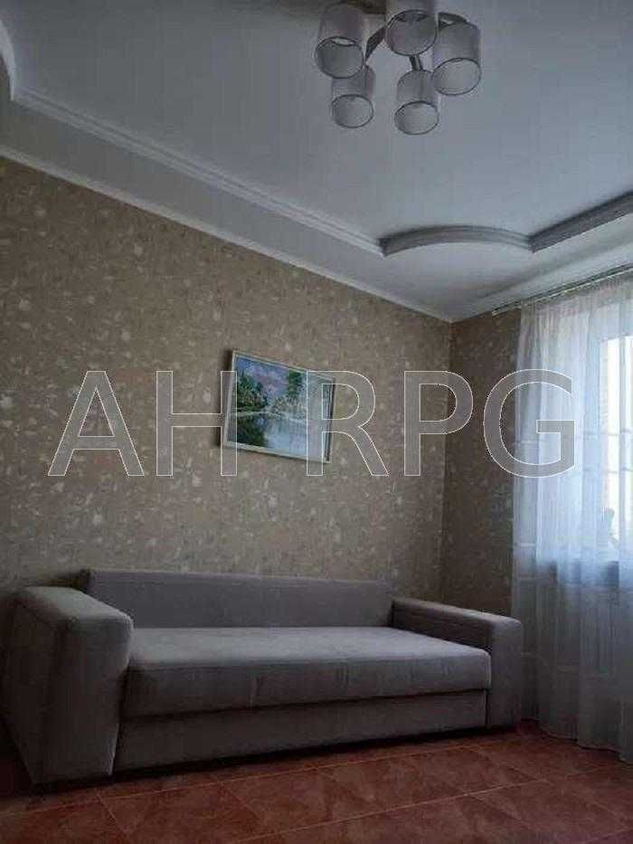 Продаж двоповерхового будинку с.Новосілки, Макаровського района