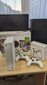 Xbox Series S 512Gb + додатковий джойстик.