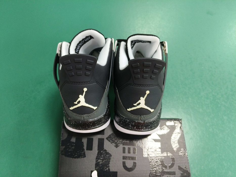 Air Jordan 4 Retro Fear