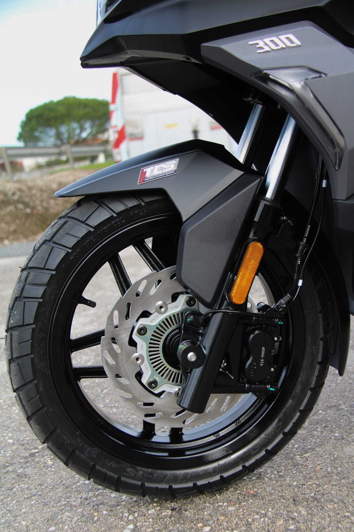 Sym ADX 300, 5 anos garantia