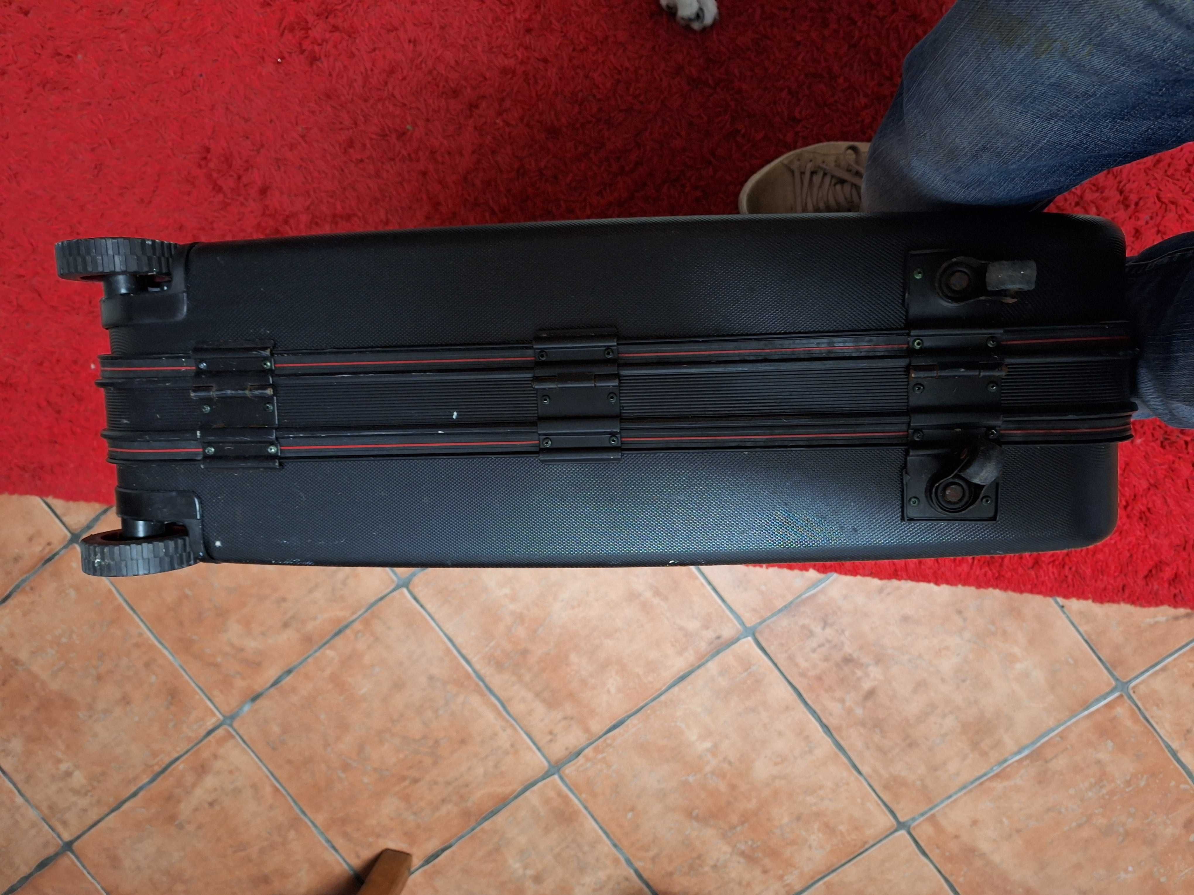 Mala de viagem  rigida Newest 0,62x0,50 (tipo Samsonit)