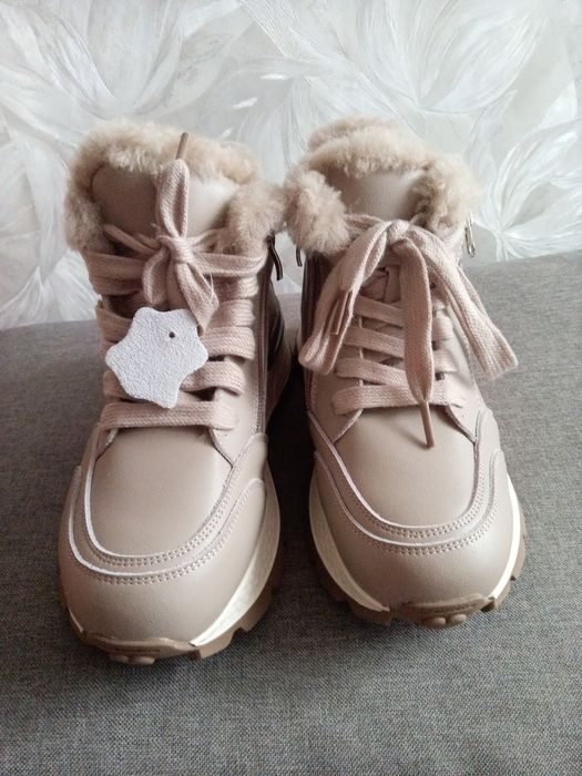 Кросівки жіночі зимові