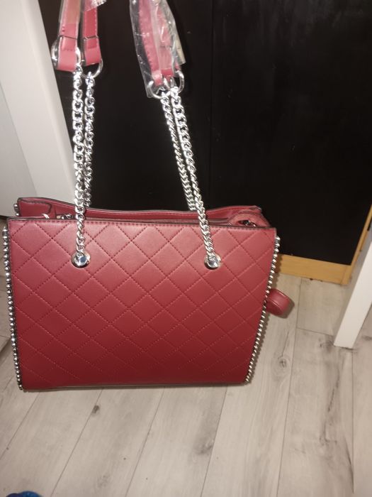 Bordowy duży kuferek