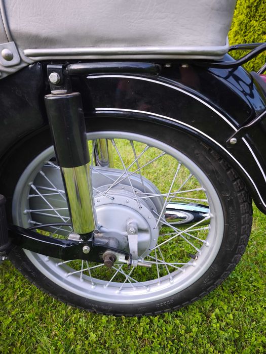 Motocykl SHL M11 po kompletnej renowacji wyprzedaż kolekcji OSA WFM
