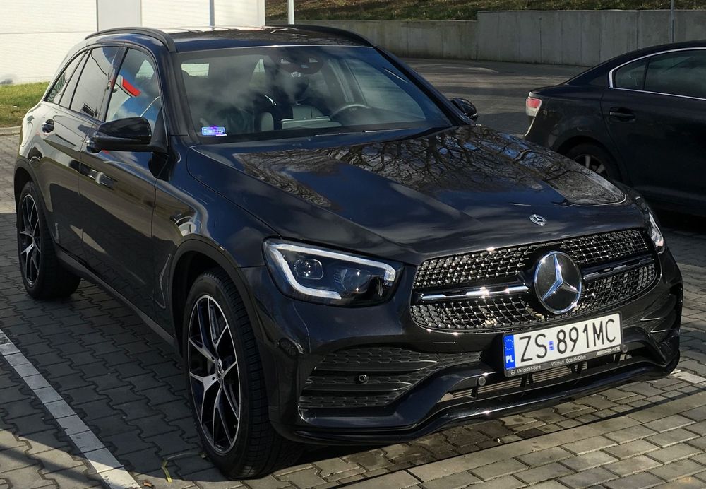 Mercedes-Benz GLC AMG line, 1 właściciel, Distronic, hak, multibeam, salon PL FV23%