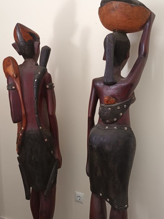 Esculturas africanas em madeira macica 2 metros altura