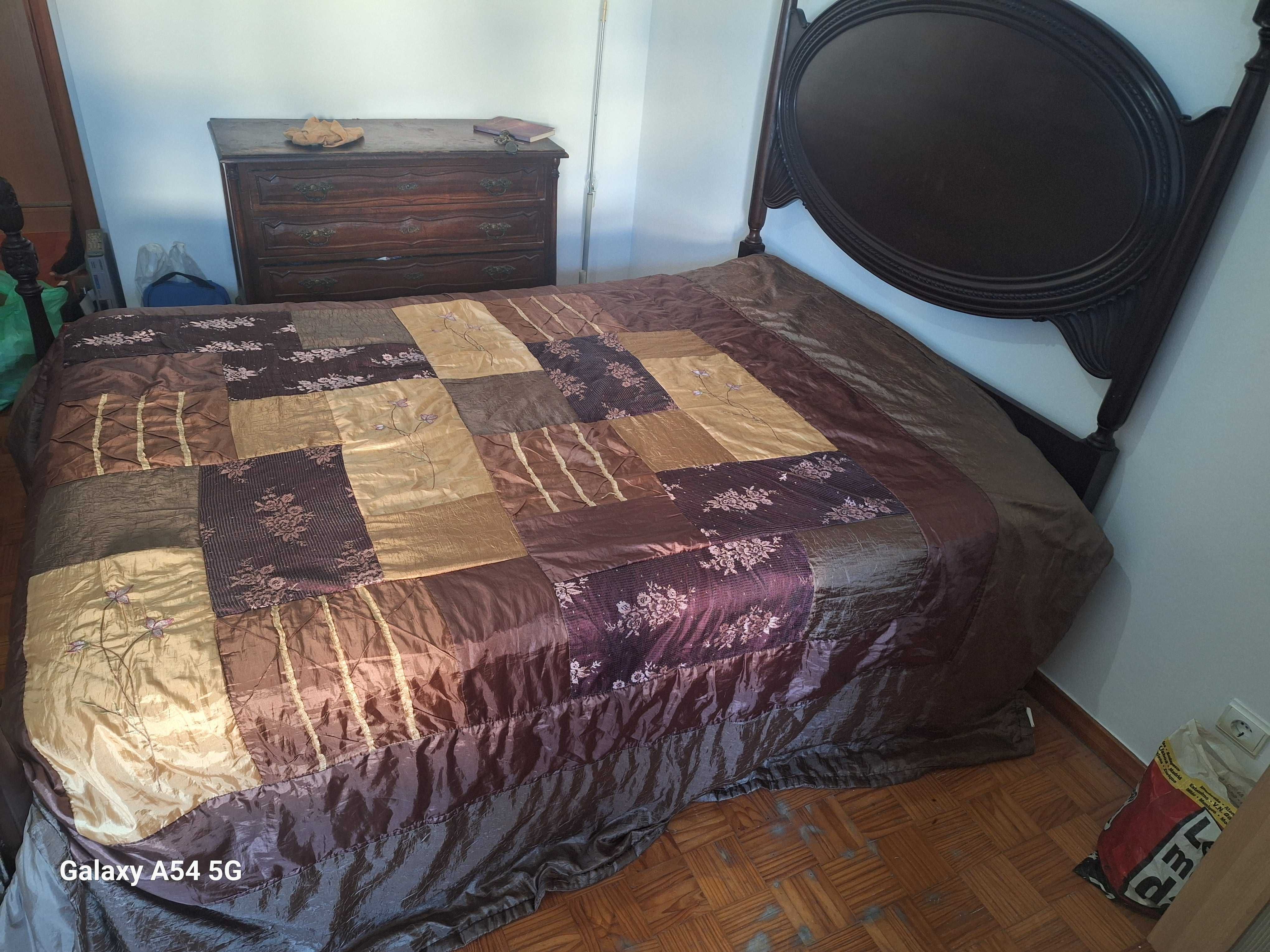 CAMA DE MOGNO com colchão impecavel