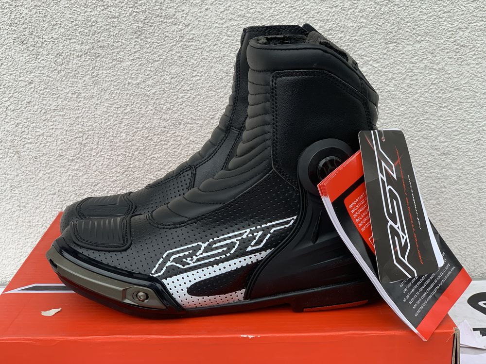 Niskie sportowe buty motocyklowe RST Tractech Evo Short rozmiar 43