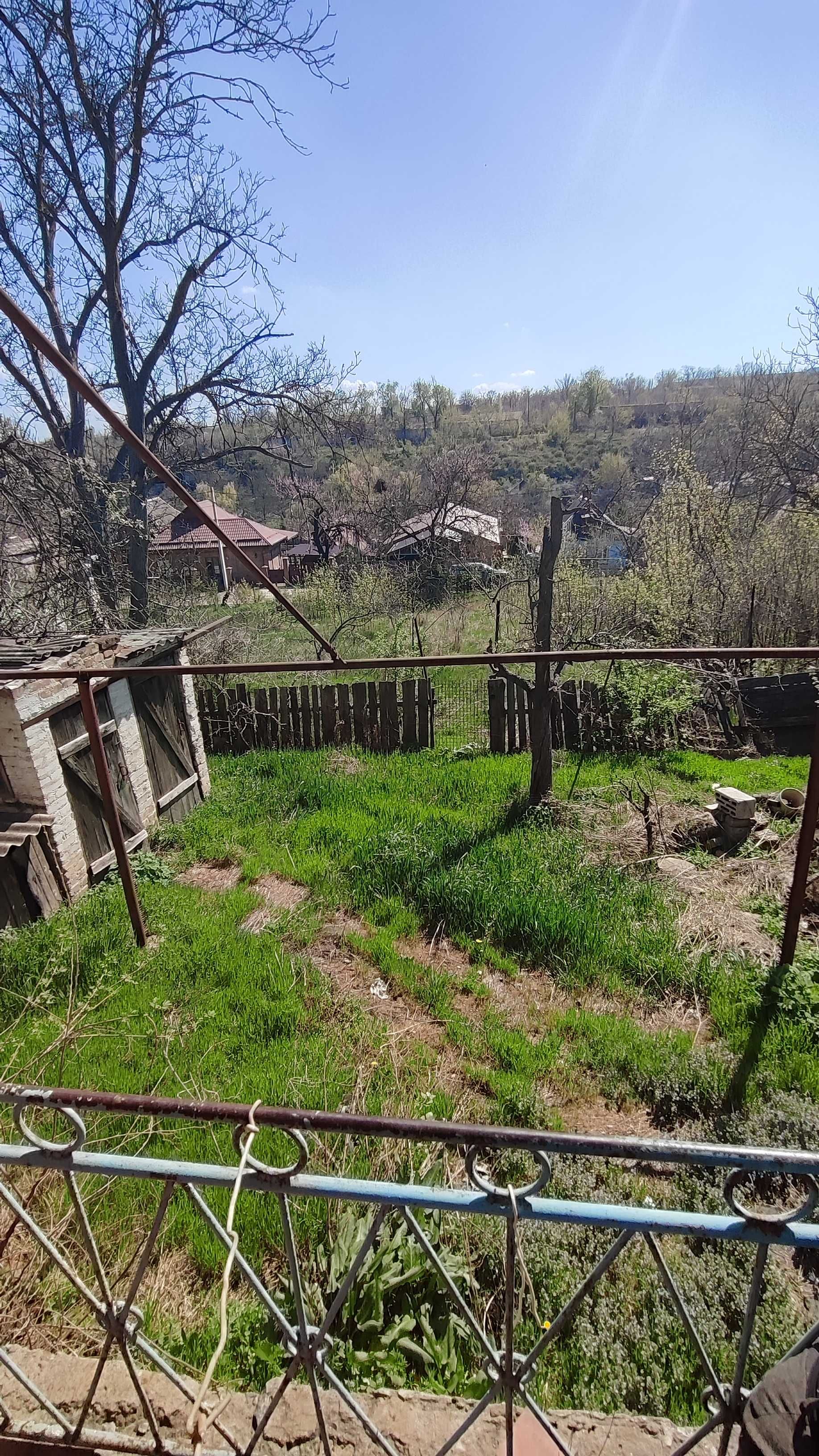 Продам Дом гараж+земля Центрально городской район.Торг