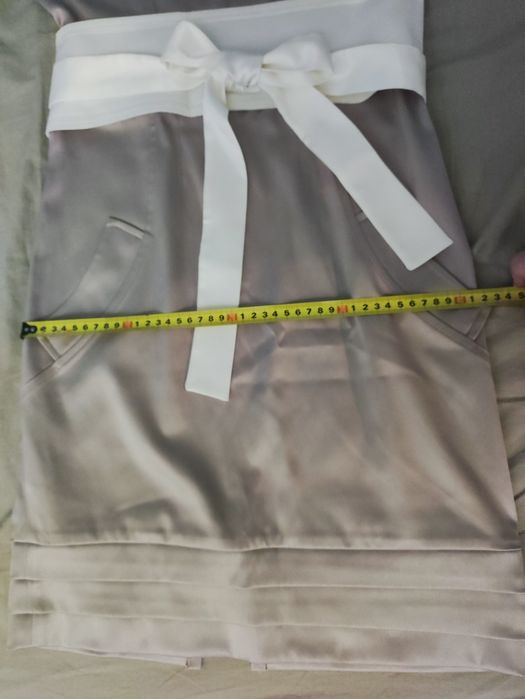 Сукня жіноча в діловому, стриманому стилі