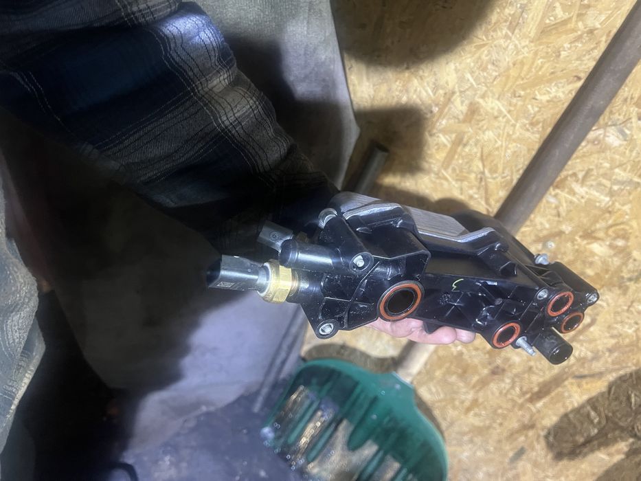 6790424411A3 Chrysler масляный радиатор jeep grand cherokee wk2