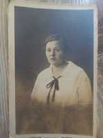 Stara fotografia pocztówkowa zdjęcie kobiety 1920 rok