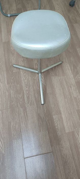 Banco de pedicure usado