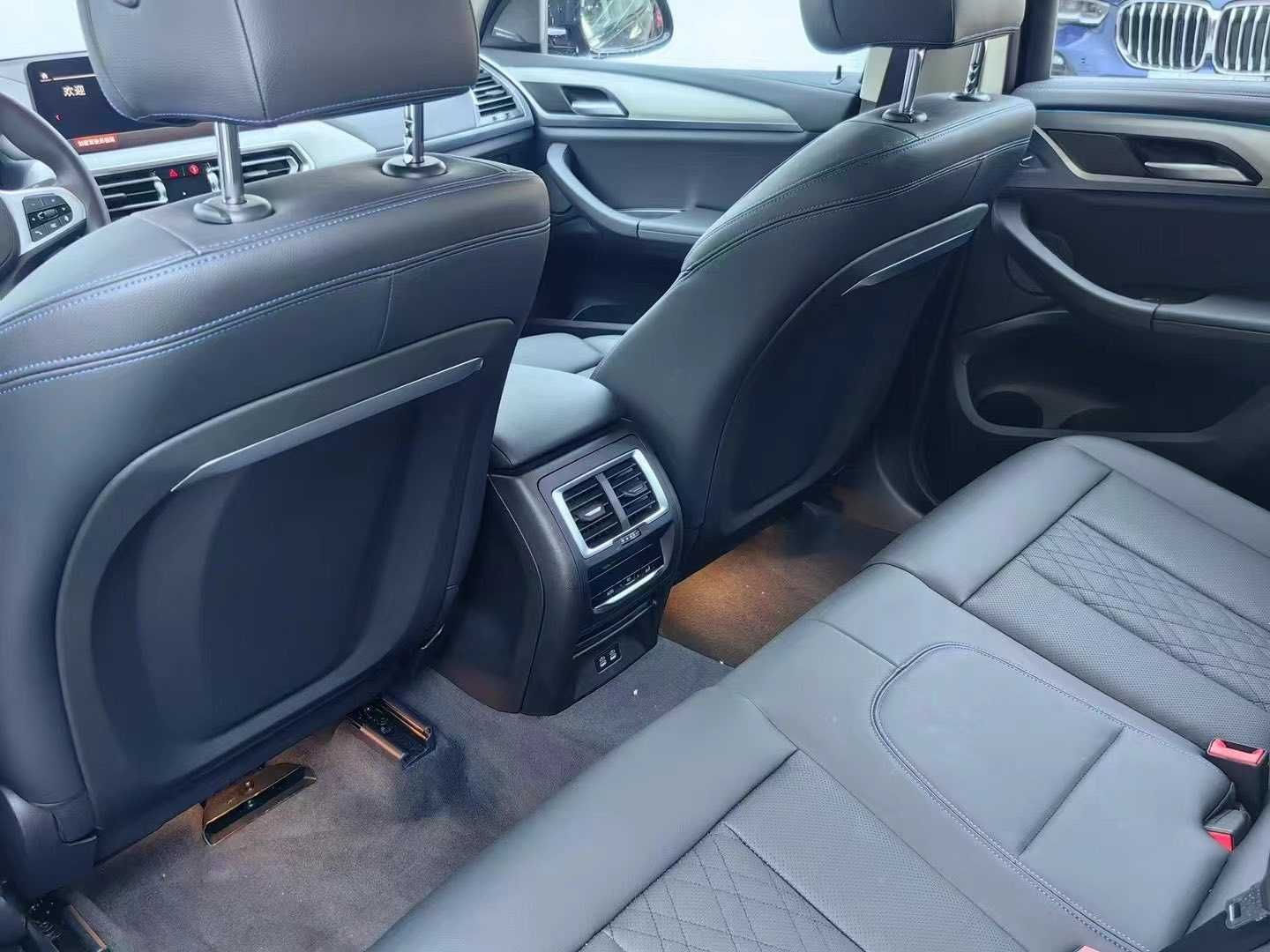 BMW  IX 3   2022