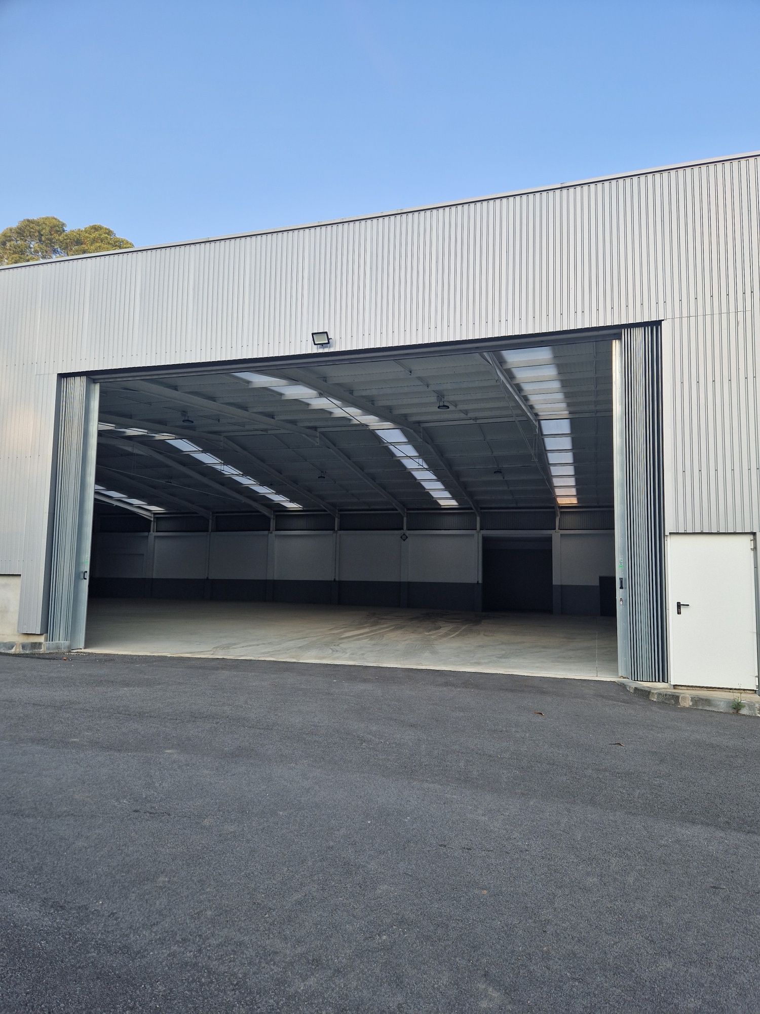 Aluguer pavilhão 1500m2