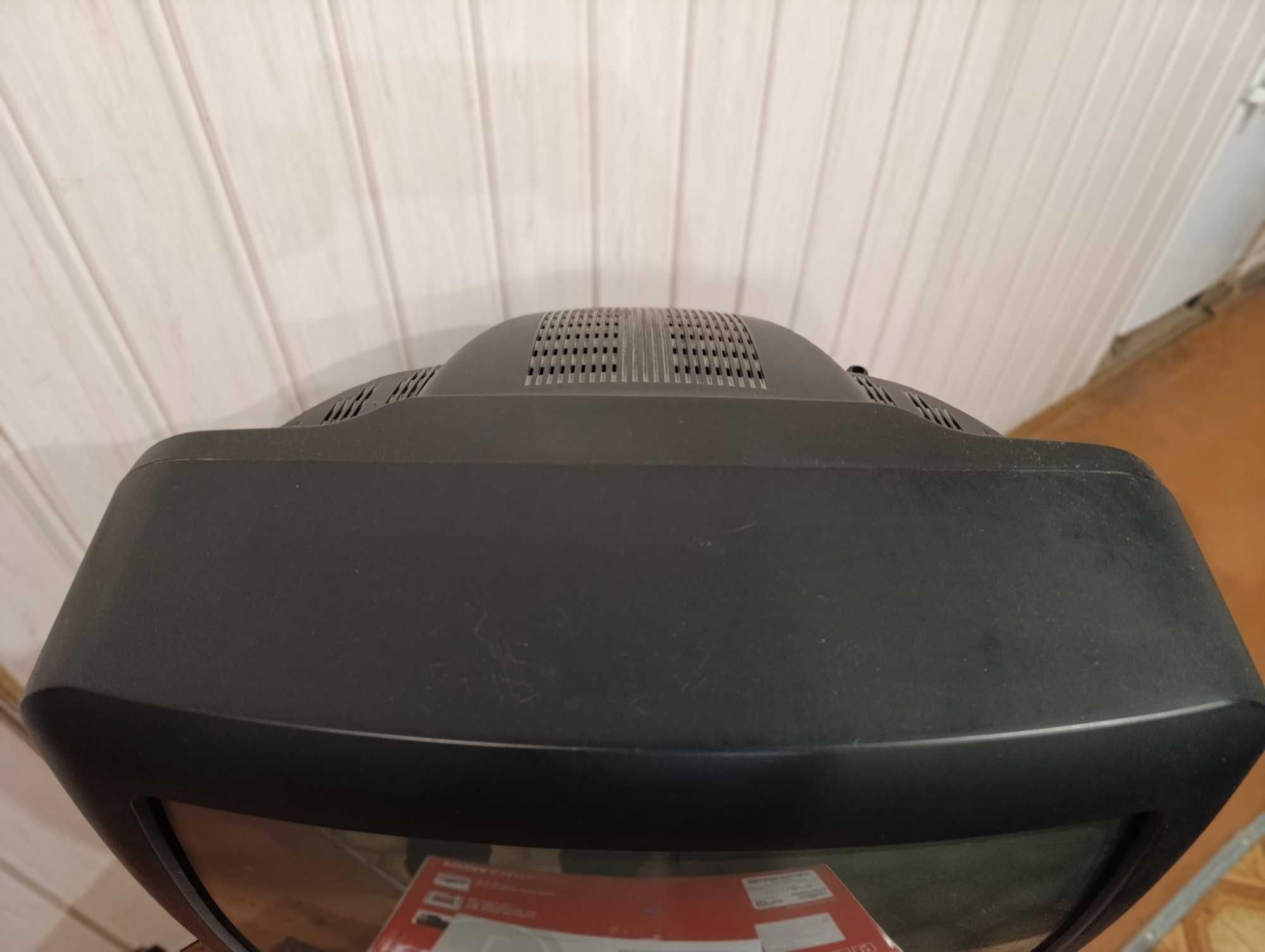 Телевізор LG CF-20E40, діагональ 50см, робочий, гарний стан